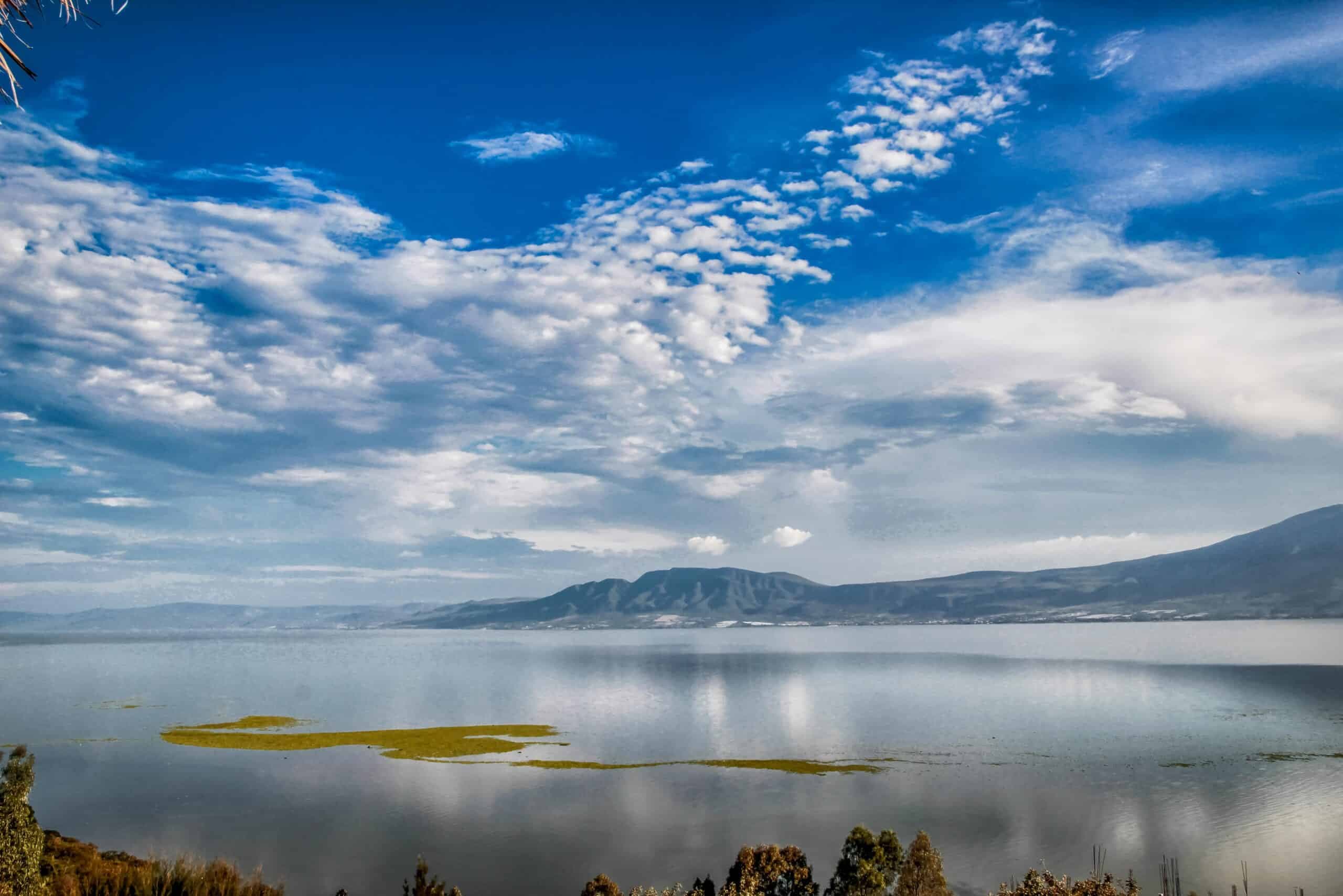 Lake Chapala vs Guadalajara: A Real Estate Investment Perspective for International Buyers